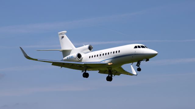 Dassault Falcon 900 (M-DUBS)