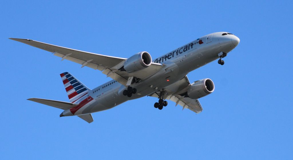 Boeing 787-8 (N814AA) - On final is this 2016 American Airlines Boeing 787-8 in the Winter of 2020.