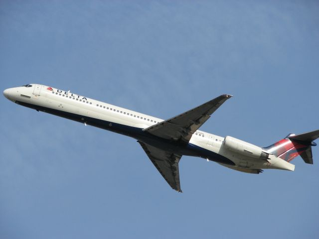 McDonnell Douglas MD-88 (N925DL)