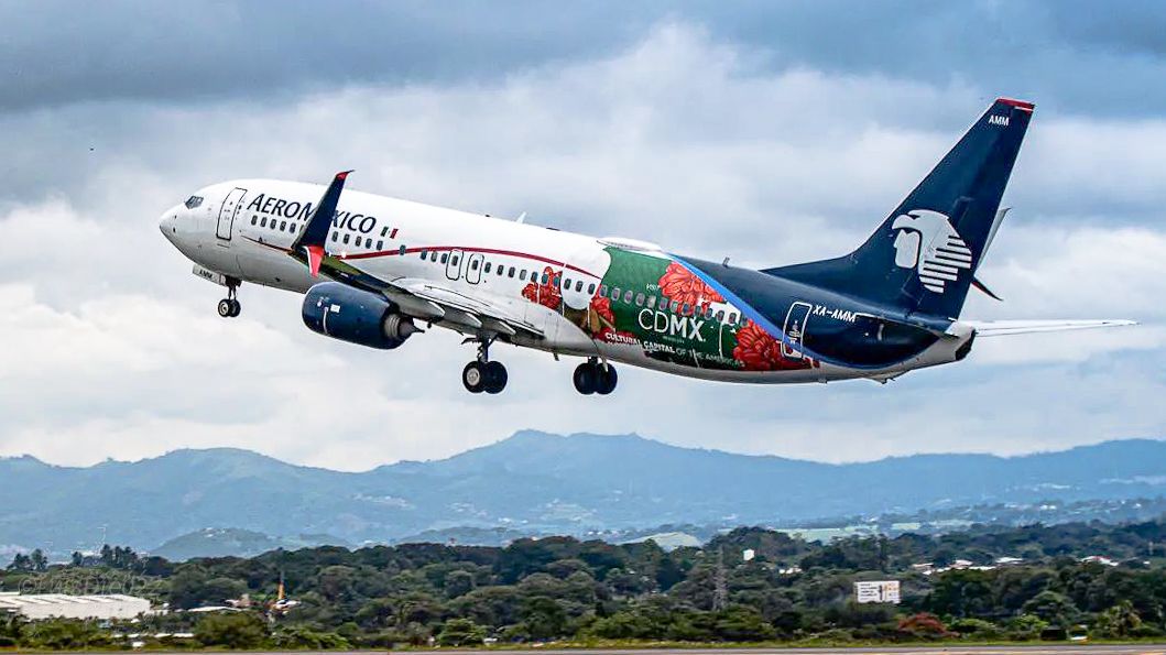 Boeing 737-800 (XA-AMM)