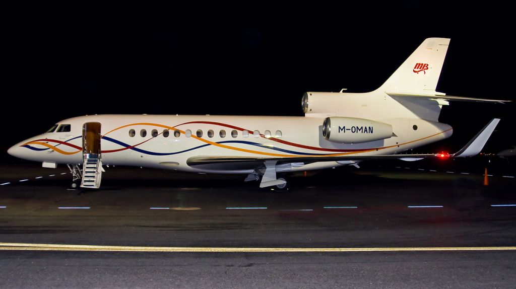 Dassault Falcon 7X (M-OMAN) - Rarely seen Dassault Falcon 7X