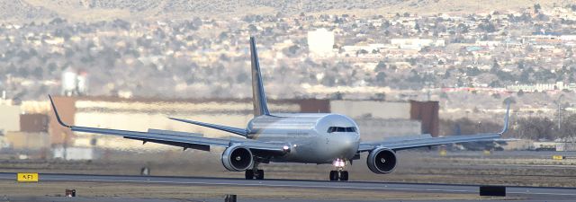 BOEING 767-300 (N355UP)