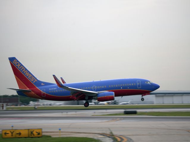 Boeing 737-700 (N225WN)