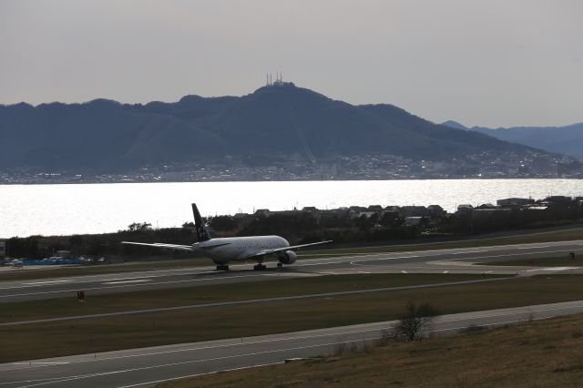 Boeing 777-200 (JA712A) - 19 April 2015:HKD-HND.