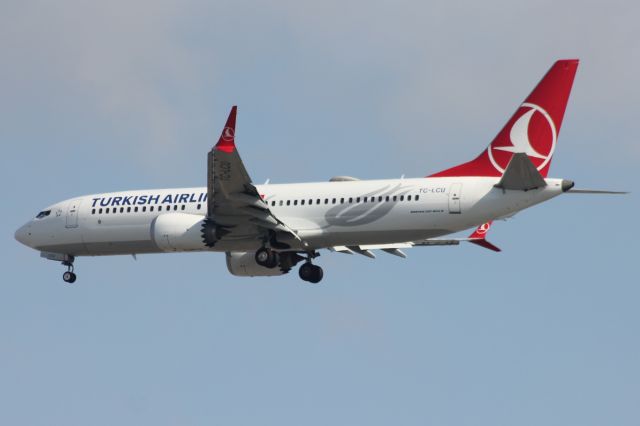 Boeing 737 MAX 8 (TC-LCU)