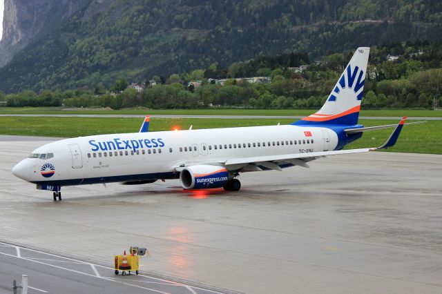 Boeing 737-800 (TC-SNU)