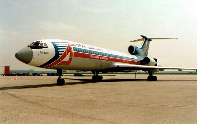 RA-85807 — - URAL Airlines TU-154M cn94A-988 archief 24-04-1995