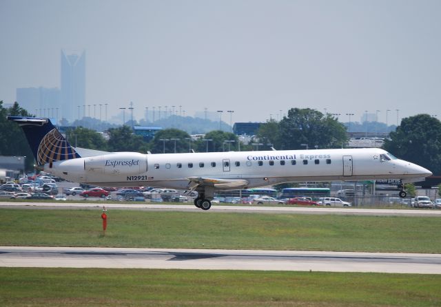 Embraer ERJ-145 (N12921) - Arriving 18C - 7/15/10