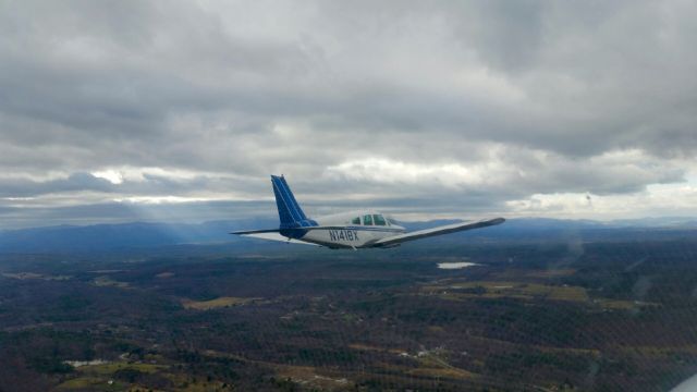 Piper Cherokee (N1418X)