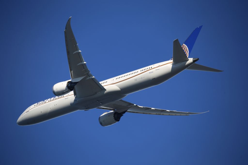 BOEING 787-10 Dreamliner (N12005)
