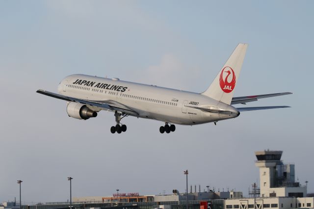 BOEING 767-300 (JA8987) - 14 January 2016:HKD-HND.