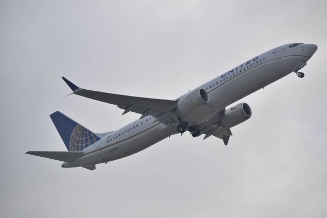 Boeing 737 MAX 9 (N37506) - 6/22/2018: My first time to spot Uniteds Boeing 737-9 MAX. United Boeing 737-9 MAX (N37506) departing to Denver.