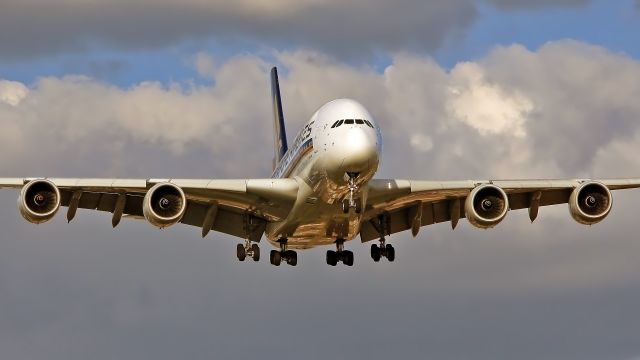 Airbus A380-800 (9V-SKC) - 03/07/2010.