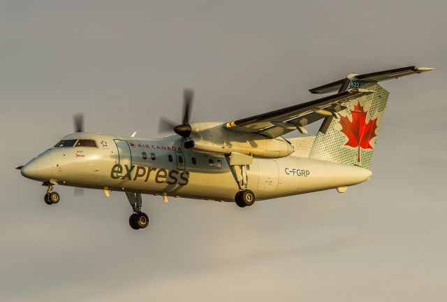 de Havilland Dash 8-100 (C-FGRP)