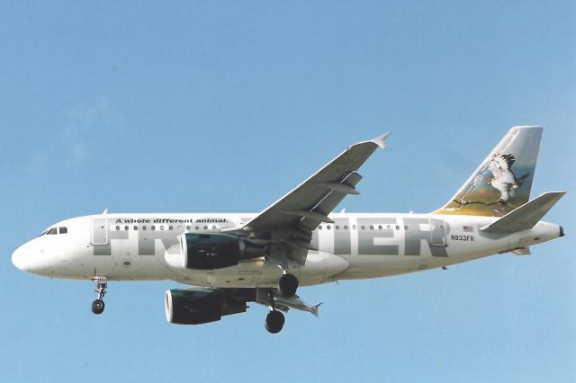 Airbus A319 (N933FR)