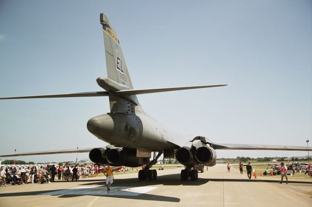 — — - B-1 B from Ellswortth AFB Departs EAA Oshkosh  2006