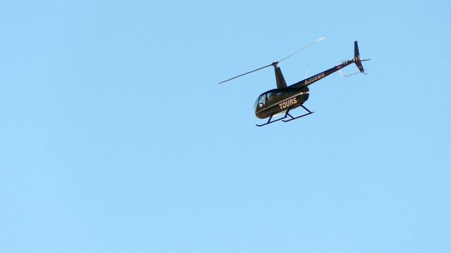Robinson R-44 (N306MB)