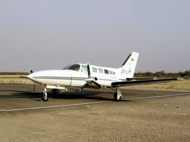 Cessna 402 (ZS-LMY)