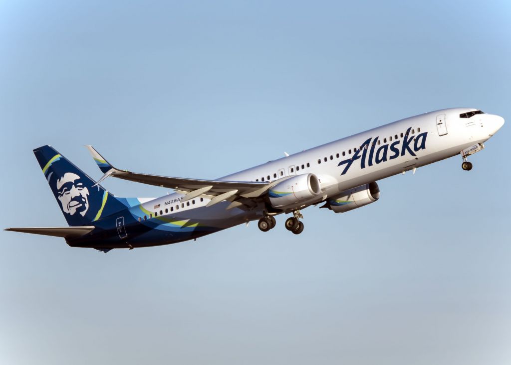 Boeing 737-900 (N428AS)