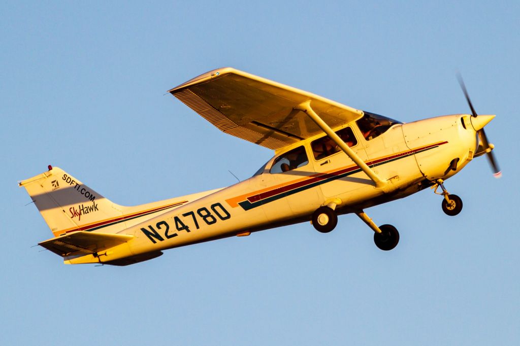 Cessna Skyhawk (N24780)