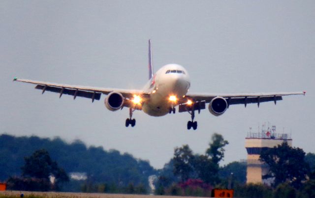 Airbus A300F4-600 (N862FE)