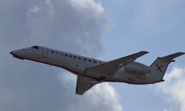 Embraer ERJ-135 (N254JX) - Jet Suite X departing from Burbank on its way to Las Vegas! 