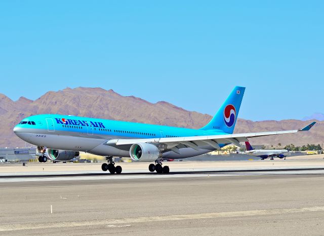 Airbus A330-300 (HL8228) - Korean Air Airbus A330-223 HL8228 (cn 1203)  Las Vegas - McCarran International (LAS / KLAS) USA - Nevada, June 16, 2011 Photo: Tomás Del Coro