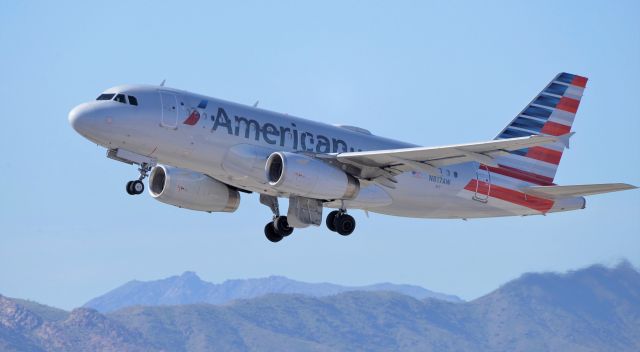 Airbus A319 (N817AW) - phoenix sky harbor international airport 07MAR20