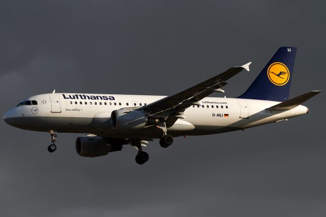 Airbus A319 (D-AILI)