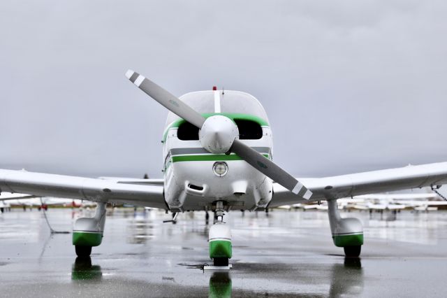 Piper Cherokee (N2140Y) - Rainy day