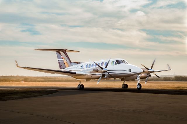 Beechcraft Super King Air 300 (N350MH)