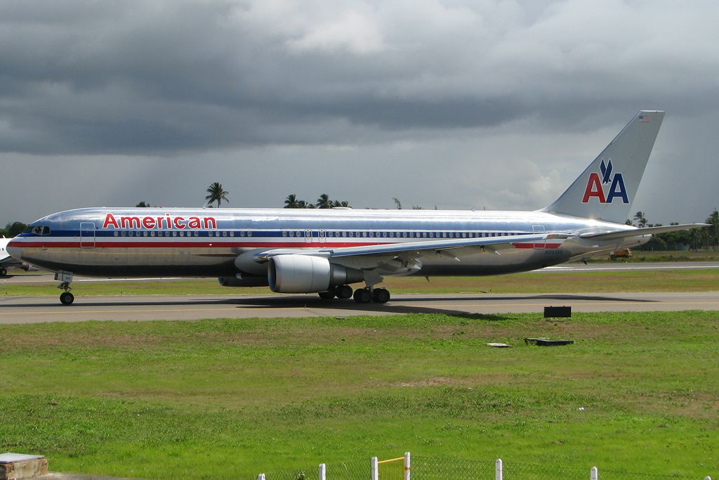 BOEING 767-300 (N343AN)