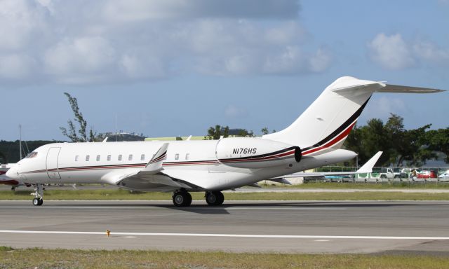Bombardier Global 5000 (N176HS) - N176HS back tracking