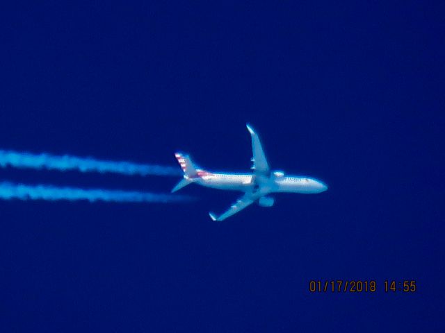 Boeing 737-800 (N931AN)