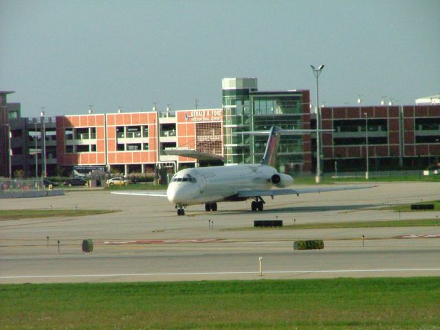 McDonnell Douglas DC-9-50 (N777NC)