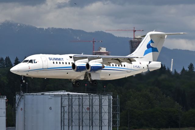 Avro Avroliner (RJ-85) (C-FLRJ)