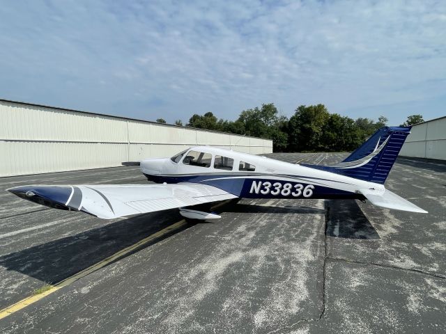 Piper Cherokee (N33836)