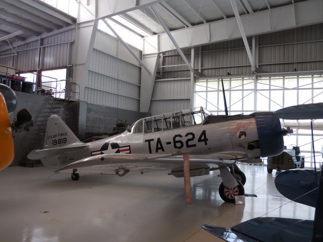 North American T-6 Texan (N4503B)