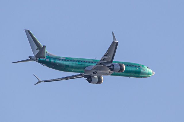 Boeing 737-800 (N1781B) - From my home in Kingston, WA, 14 miles NNW of Seattle. I am told that this is the very first MAX 9 BBJ.