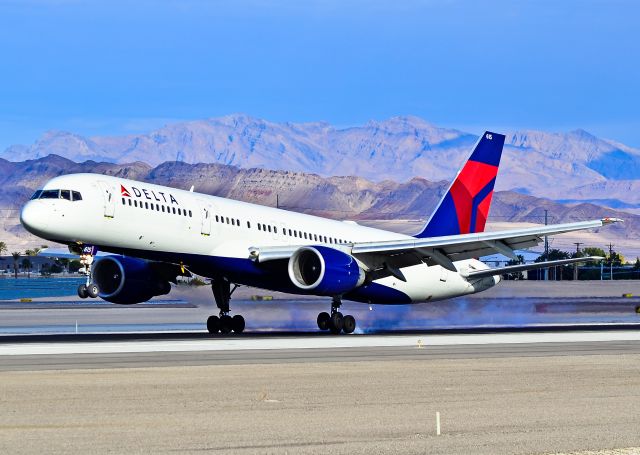 — — - N615DL Delta Air Lines Boeing 757-232 / 615 (cn 22822/87) -  Las Vegas - McCarran International (LAS / KLAS) USA - Nevada, December 03, 2011 Photo: Tomás Del Coro