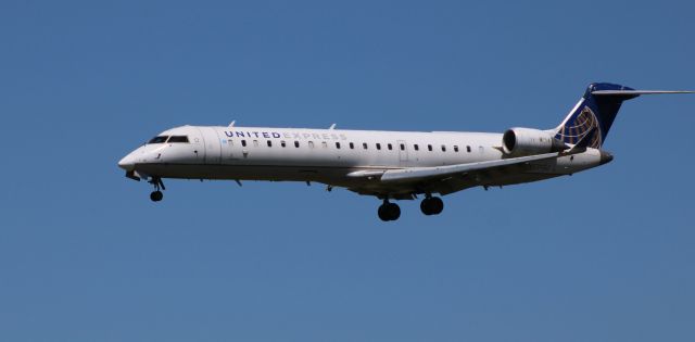 Canadair Regional Jet CRJ-700 (N531GJ) - On final is this 2005 United Airlines Express Canadair Regional Jet 550ER in the Spring of 2021.