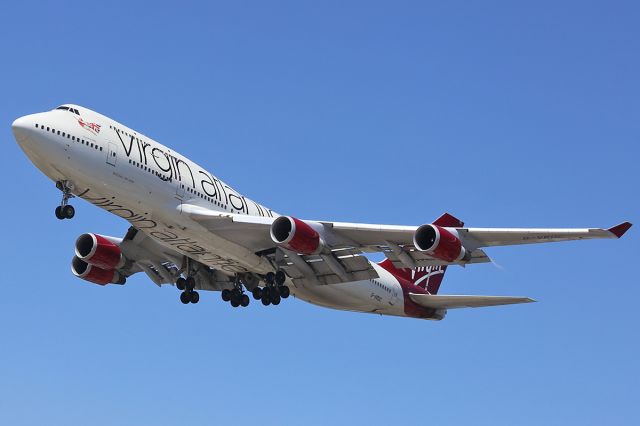 Boeing 747-400 (G-VROC) - Landing.