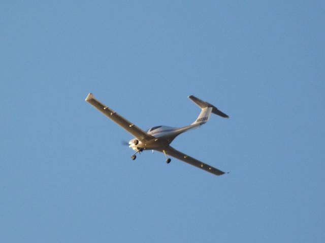 Piper Saratoga/Lance (N805BG) - Picture taken before plane was deregistered and shipped to Australia.