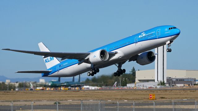 BOEING 777-300 (PH-BVU) - KLM9866 on rotation from Rwy 16R for its delivery flight to AMS on 9.27.17. (ln 1521 / cn 61702). This is the final B777-300 to be delivered to KLM. 