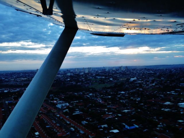 Cessna Commuter (PT-DBS) - Early morning flight, we took off at 6:40am for flight training