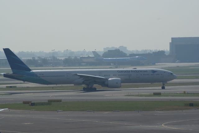 BOEING 777-300 (PK-GIE) - Garuda B777-3U3ER cn29147
