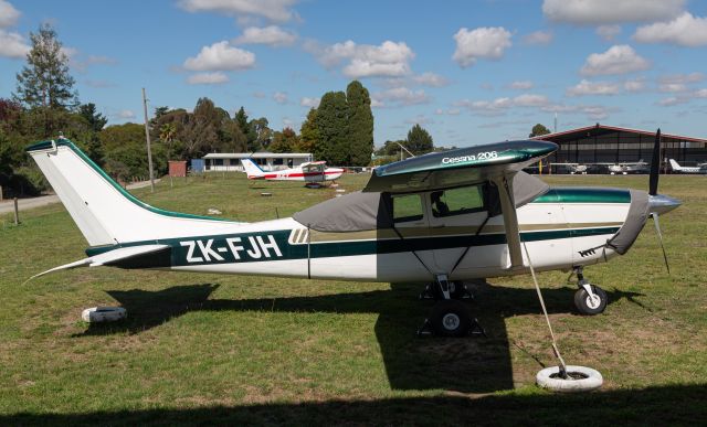 Cessna 206 Stationair (ZK-FJH)