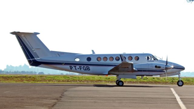 Beechcraft 35 Bonanza (PT-FGB)