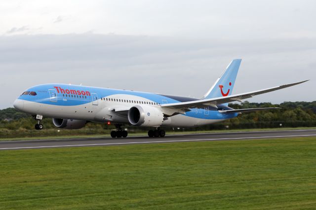 Boeing 787-8 (G-TUIG) - Well, that wings flexed!  Lots of lift just before take off as TOM174 departs on the 9.5 hour flight to Cancun.