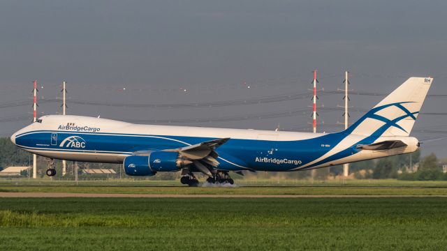 BOEING 747-8 (VQ-BRH)